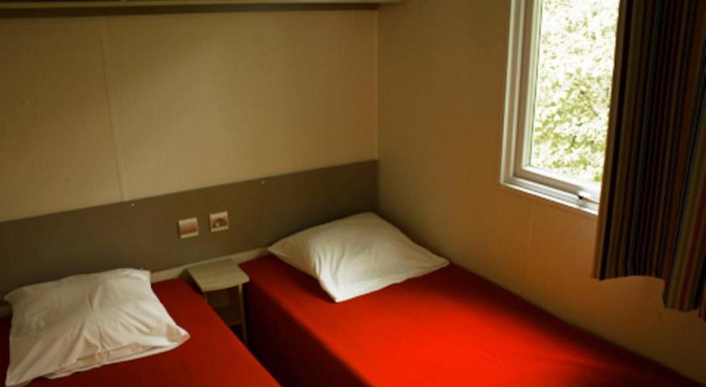 Camping Des Rochers Des Parcs Hotel Clécy Szoba fotó